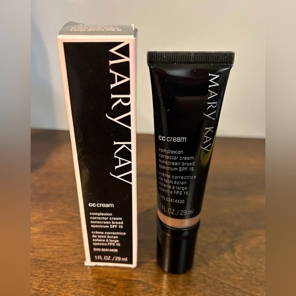 Mary Kay Other - Mary Kay CC Cream Sunscreen Broad Spectrum SPF 15 -Very Deep- 1 fl oz New in Box